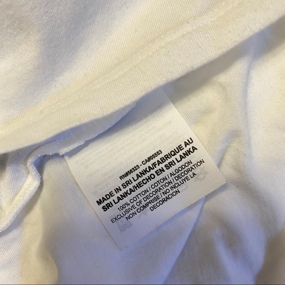 ⭐️Nike Shirt in White Medium size Short Sleeve - Picture 5 of 6